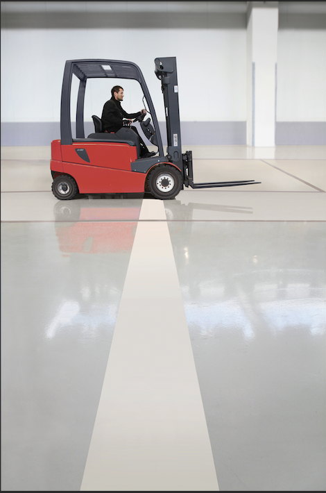 Ulbrichfuge<sup>®</sup> - Fugensystem für optimale Bauwerks- und Bewegungsfugen Die Ulbrichfuge® ist eine dauerelastische, auf Flüssigkunststoff basierte Fuge, die auf separate Metallprofile verzichtet.
