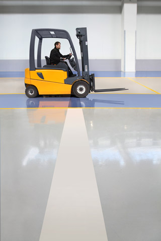 Ulbrichfuge<sup>®</sup> - Fugensystem für optimale Bauwerks- und Bewegungsfugen Die Ulbrichfuge® ist eine dauerelastische, auf Flüssigkunststoff basierte Fuge, die auf separate Metallprofile verzichtet.